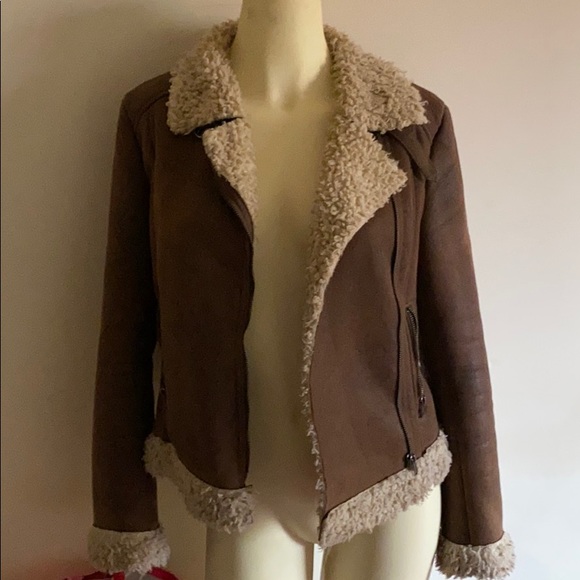 H&M Jackets & Blazers - [SOLD]🥺H&M warm fur combo jacket.